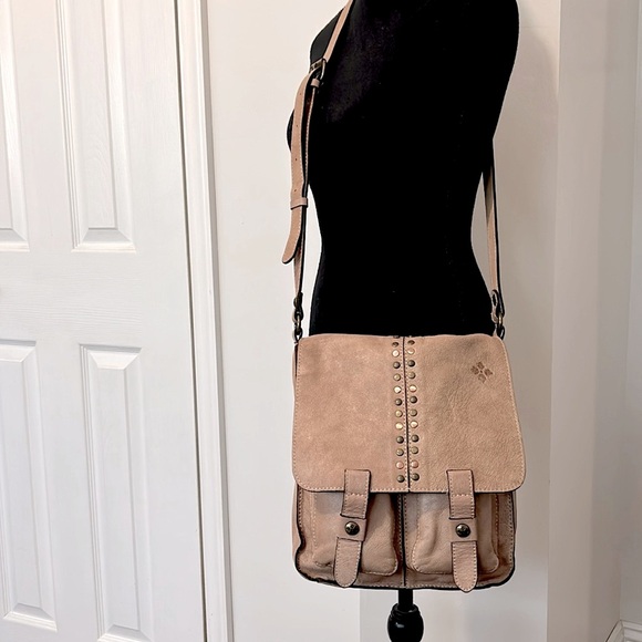 Patricia Nash EUC Armeno Tan Leather with Studded Accents Messenger Bag - Picture 3 of 15